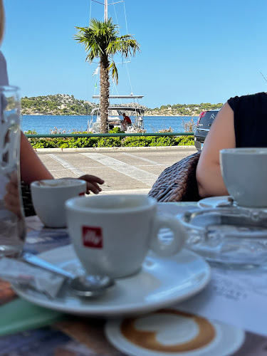 Opinii despre Caffe Bar Lasica în Šibenik - Gastronomija i ugostiteljstvo