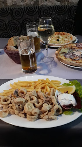 Trg hrvatskih velikana 7, 23210, Biograd na Moru