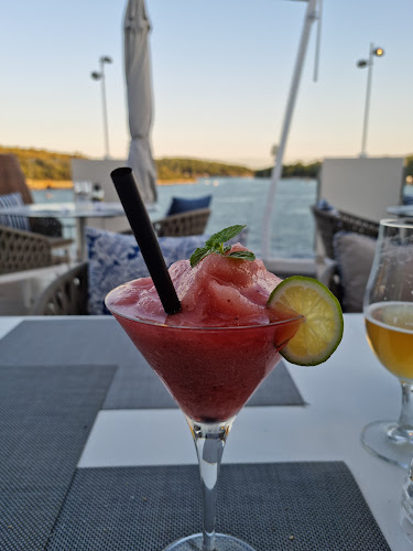 Yacht Bar & Restaurant