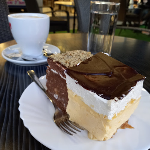 Opinii despre Slastičarna ˝Maksimir˝ în Zagreb - Gastronomija i ugostiteljstvo