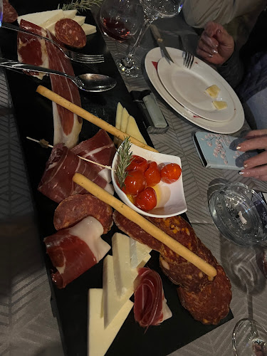 Domovinskog rata 147, 21266, Zmijavci