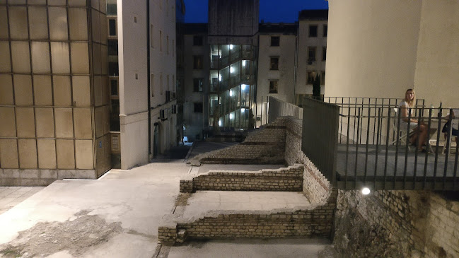 CAFFE BAR KAROLINA - Gastronomija i ugostiteljstvo