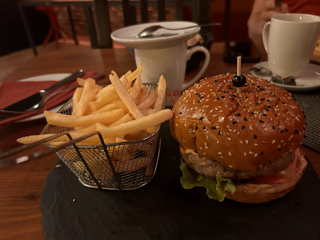 Opinii despre Papar Grill Makarska în Makarska - Gastronomija i ugostiteljstvo