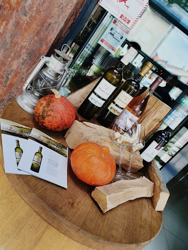 Opinii despre EscoBar caffe&lounge în Dugo Selo - Gastronomija i ugostiteljstvo