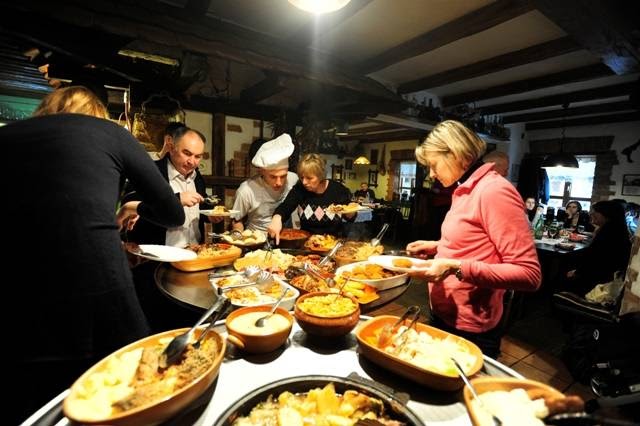 Seoski turizam Kezele - Gastronomija i ugostiteljstvo