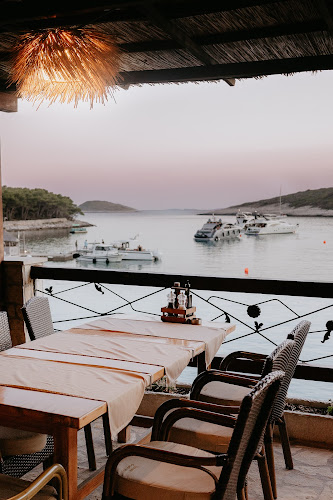 Comentarii opinii despre Bacchus