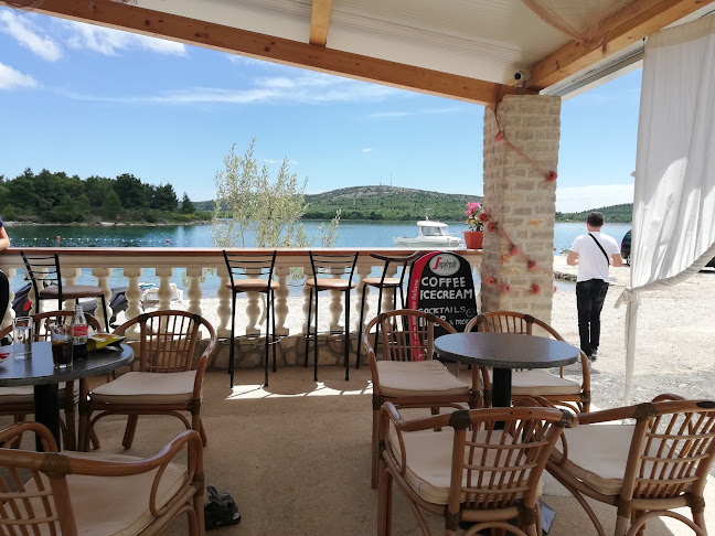 Beach Bar Vrša - Gastronomija i ugostiteljstvo