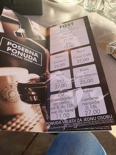 Comentarii opinii despre Caffe bar Living Room