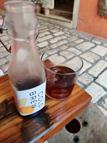 Augusto Coffee Shop - Gastronomija i ugostiteljstvo