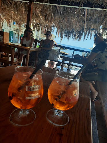 Opinii despre Plaza Lucica în Komiža - Gastronomija i ugostiteljstvo