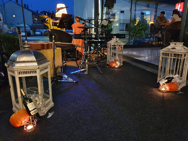 Comentarii opinii despre EscoBar caffe&lounge