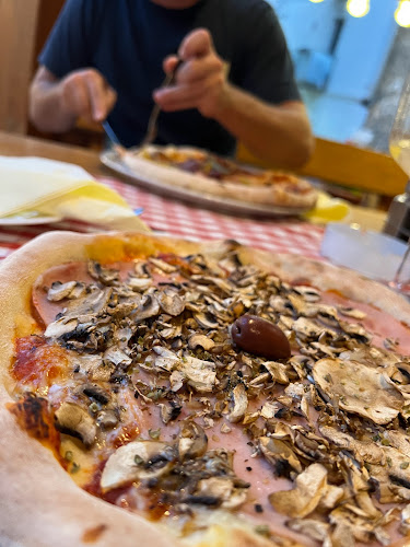 Pizzeria Beštek - Gastronomija i ugostiteljstvo
