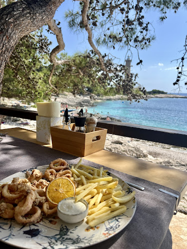 Opinii despre Restoran Momi în Veli Rat - Gastronomija i ugostiteljstvo