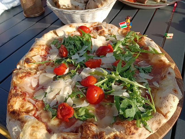 Pizza Cut Sandwich Bar COCO