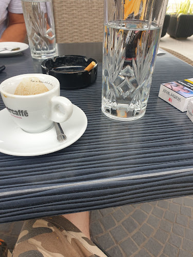 Opinii despre Four Roses Bar în Zagreb - Gastronomija i ugostiteljstvo