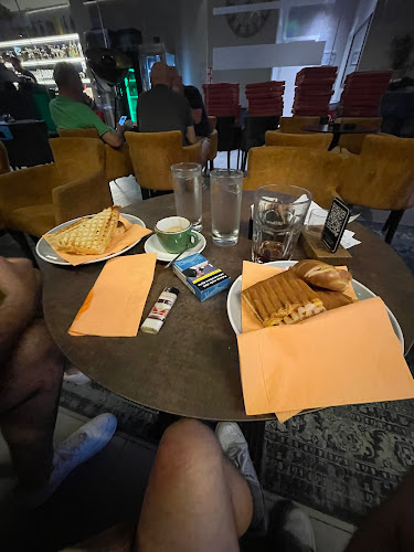 Caffe bar polupansion