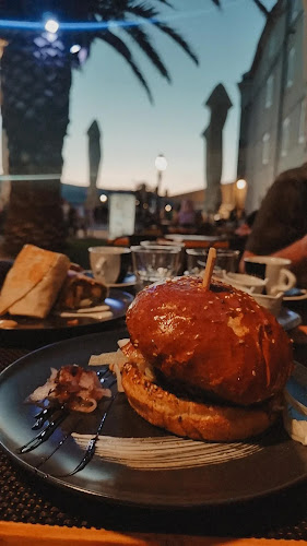 Opinii despre Grill bar Dvor în Pag - Gastronomija i ugostiteljstvo