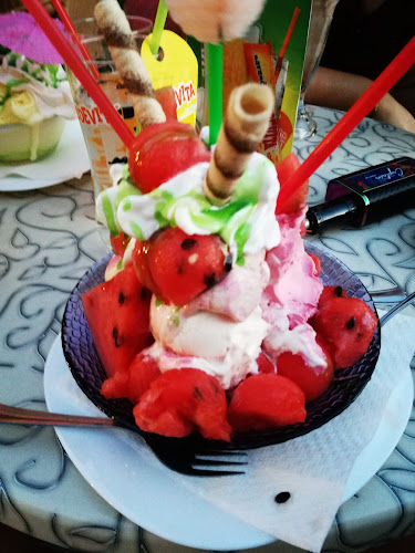 Slastičarna Plavi 9 - Karlobag