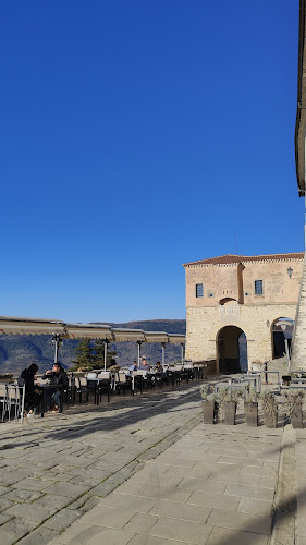 Opinii despre Bistro Bar Montona Gallery în Motovun - Gastronomija i ugostiteljstvo