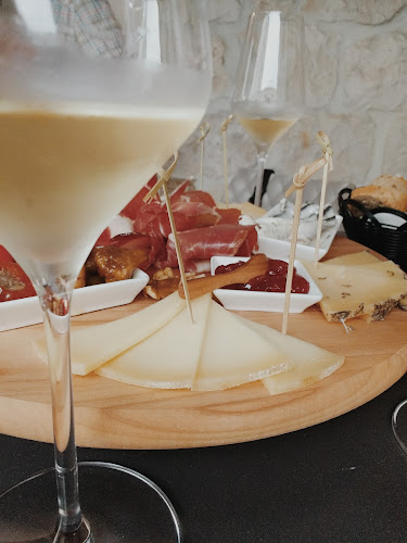 Wine & cheese bar Maraština - Gastronomija i ugostiteljstvo