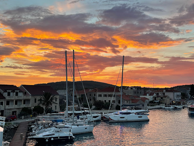 Comentarii opinii despre Podrum Vujnović - buffet pizzeria Guido