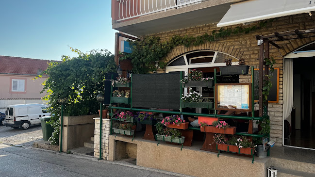 Konoba Pizzeria Nana