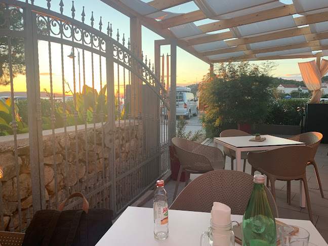 Bistro Petit - Gastronomija i ugostiteljstvo