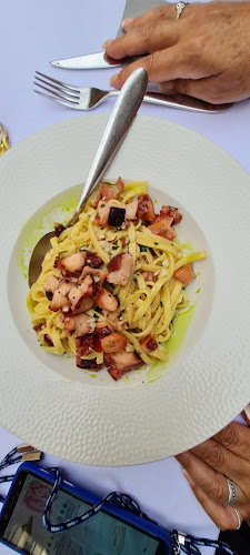 Trg Braće Radić 2, 21000, Split