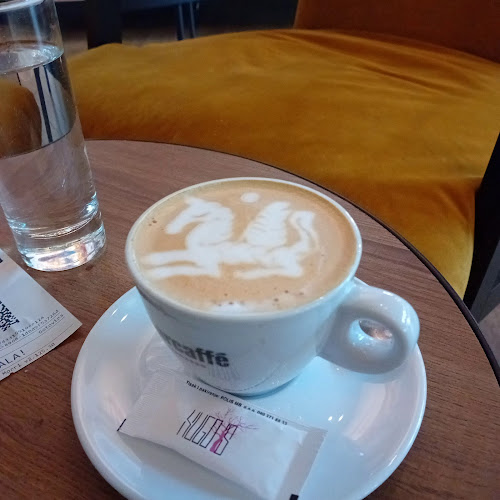 Hugo’s Bar - Gastronomija i ugostiteljstvo