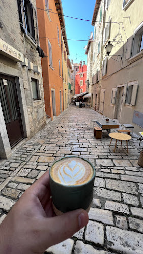 Comentarii opinii despre Augusto Coffee Shop