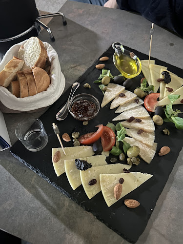 MoNIKa's Wine Bar - Split