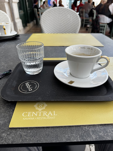 Comentarii opinii despre Central Kavana & Restaurant