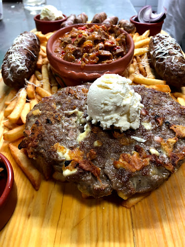 Ul. Vladimira Nazora 1B, 21300, Makarska