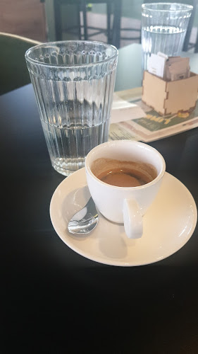 Opinii despre Kavana Piaf în Bjelovar - Gastronomija i ugostiteljstvo