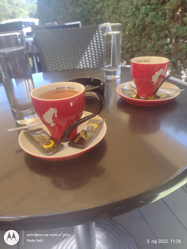 Caffe Bar Moon - Gastronomija i ugostiteljstvo