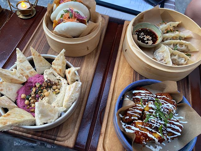 Comentarii opinii despre Vintage Bar Hvar (Food & Cocktail Bar)