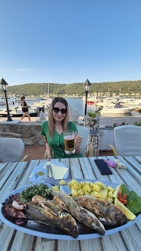 Opinii despre Gondola în Supetarska Draga - Gastronomija i ugostiteljstvo