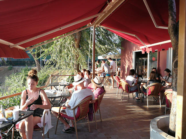 Mythos - Gastronomija i ugostiteljstvo