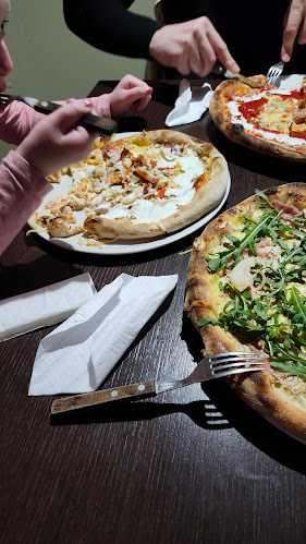 Caffe Bar & Pizzeria Erdödy - Gastronomija i ugostiteljstvo