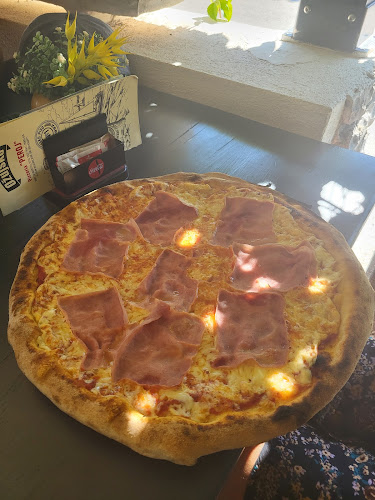 Pizzeria "Peroj" - Gastronomija i ugostiteljstvo