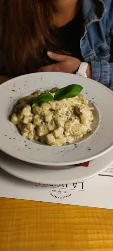 Opinii despre Restoran i Pizzeria La Rossa Knin în Knin - Gastronomija i ugostiteljstvo