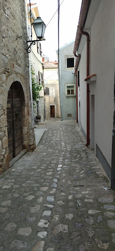 Placa - Gastronomija i ugostiteljstvo