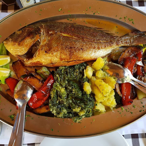 Comentarii opinii despre Lara