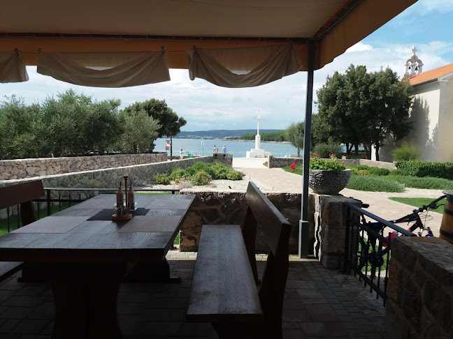 Buka - Gastronomija i ugostiteljstvo