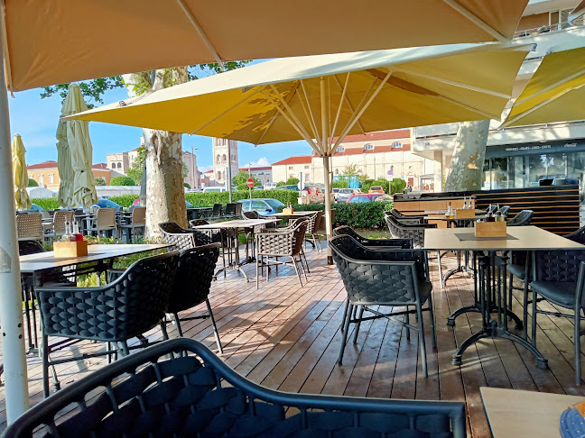 Ul. Mihovila Pavlinovića 14, 23000, Zadar