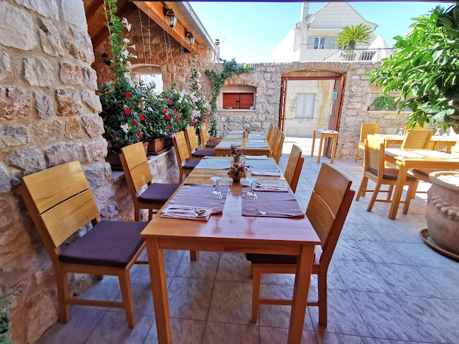 Stara Teza - Gastronomija i ugostiteljstvo