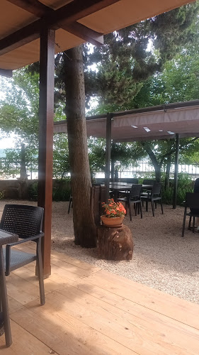 Taverna Marea Restaurant & Summer Grill