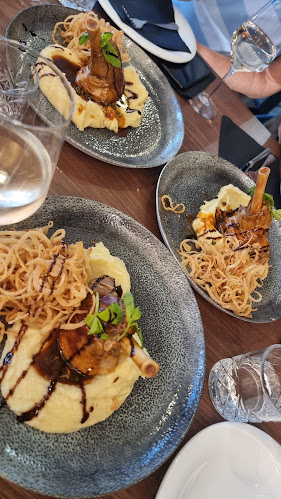 Riva 6, 51000, Rijeka