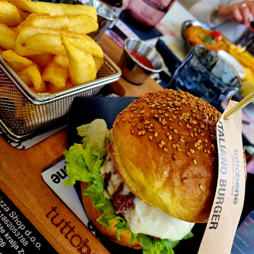 Comentarii opinii despre TuttoBene Pizzeria & Fast Food