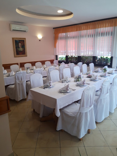 Zlatni Lampaš - Gastronomija i ugostiteljstvo